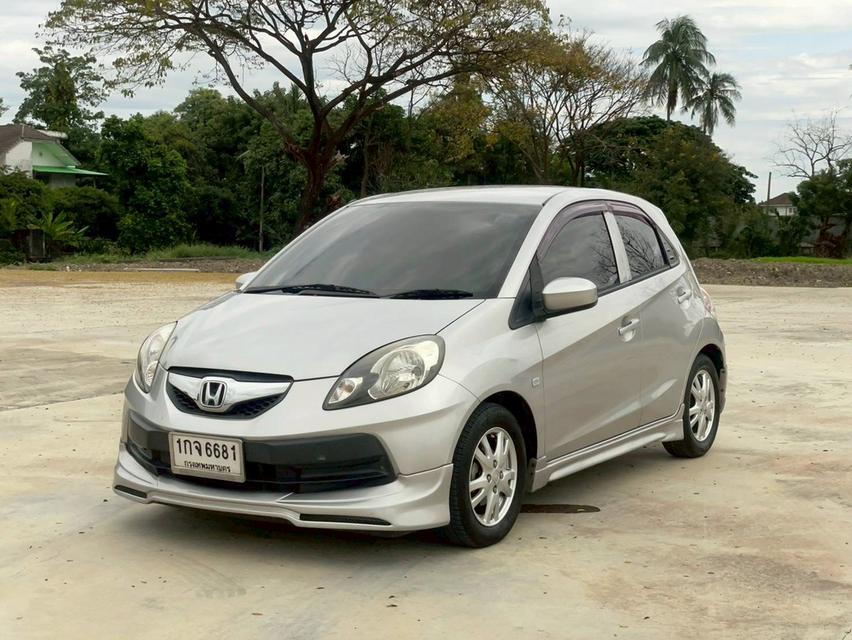 HONDA BRIO. 1.2V hatchback TOP ปี 12 สีเทา   ออโต้