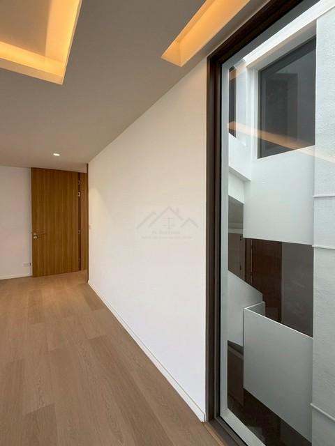 ขายโฮมออฟฟิศ 4.5 ชั้น 536 ตรม. ซอยปรีดี 14 (สุขุมวิท 71) ใกล้เอกมัยทองหล่อ รีโนเวทใหม่ 5