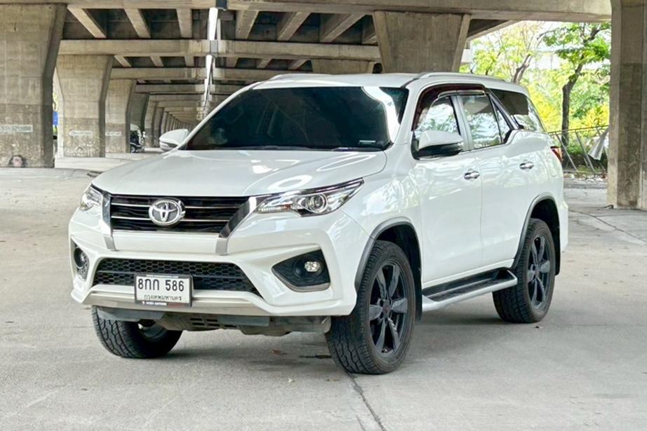 Toyota Fortuner 2.8 TRD Sportivo 2WD AT ปี 2018