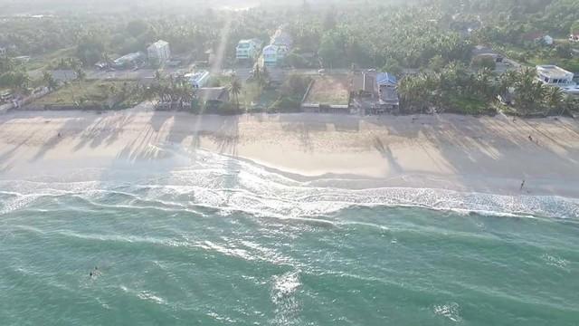 ขายอสังหาริมทรัพย์บ้านที่ดิน ขายที่ดินริมหาดสะพลีทรายขาวน้ำใสคราม สวยงามวิวทะเลธรรมชาติสุดสุด ปะทิวใกล้หาดสวยทุ่งวัวแล่น 3