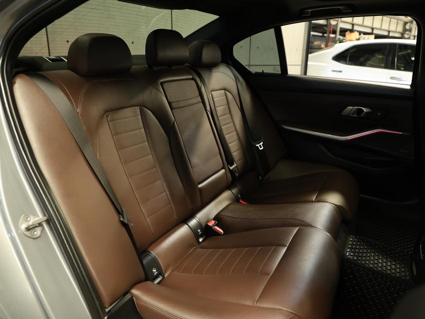 2023 BMW 330Li 2.0 G28 (ปี 21-26) M Sport Sedan AT B2788 รูปที่ 19