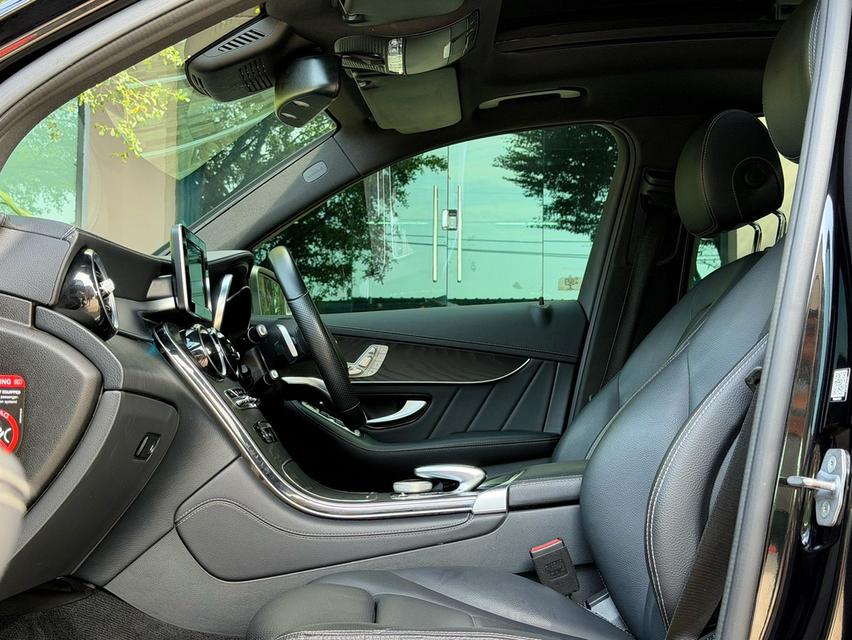 2019 BENZ GLC250D AMG รถมือเดียวออกป้ายแดง วิ่งน้อย เข้าศูนย์ทุกระยะ รถไม่เคยมีอุบัติเหตุครับ รูปที่ 13