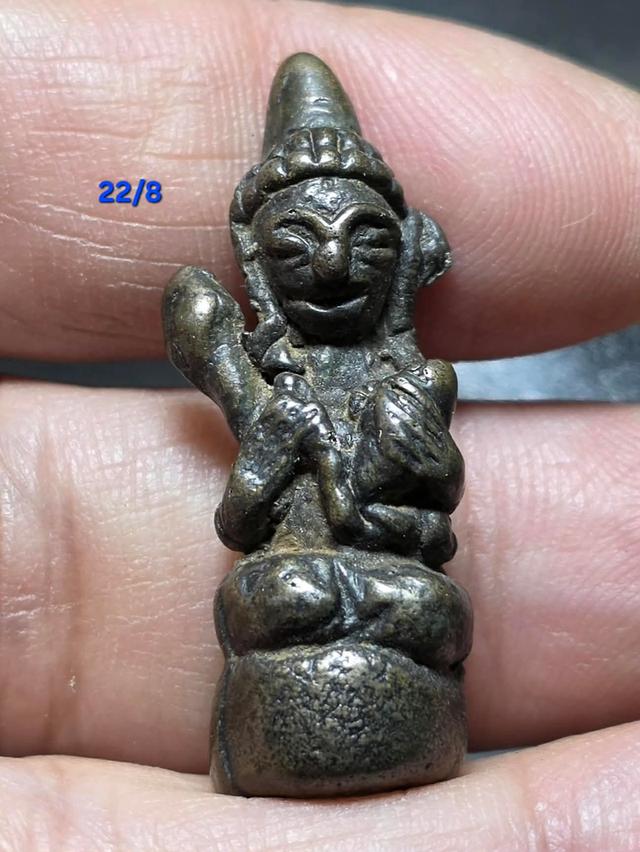พระเก่าหายากสภาพดีมีหลายแบบ