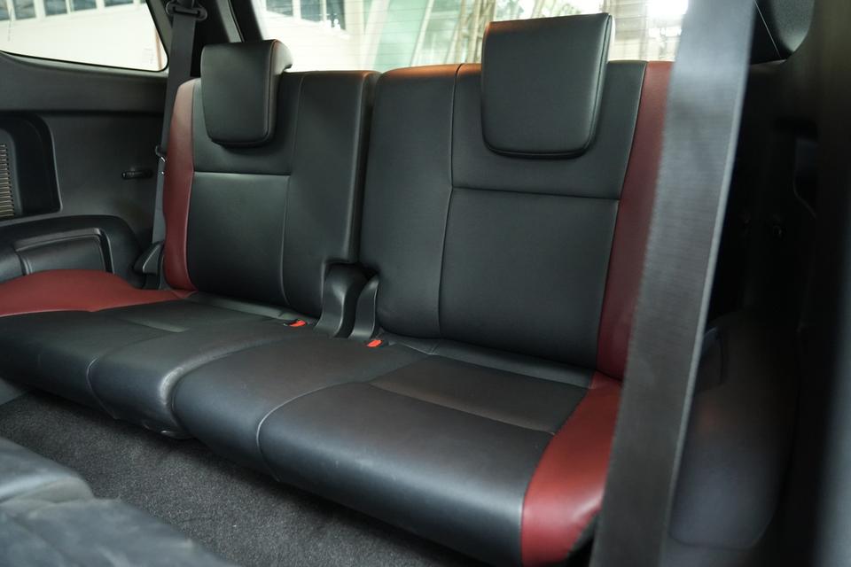 2022 TOYOTA FORTUNER 2.4 LEGENDER BLACK TOP 4WD SUV สีขาว-ดำ เลขไมล์ 34323 กม. 16