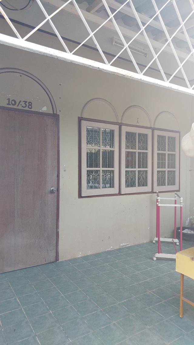 ทาวน์เฮ้าส์ หัวหิน ซอย104/2 ใกล้ทะเล ศูนย์การค้า โรงพยาบาล ขายต่ำกว่าราคาตลาด เหมาะสำหรับรีโนเวทขาย กำไรงาม 1