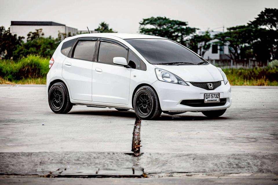 รหัสรถ GT5732 Honda Jazz 1.5 S ปี 2010 สีขาว รูปที่ 4