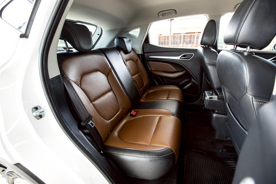MG ZS 1.5 D ปี 2019 สีขาว มือเดียวป้ายแดง  11