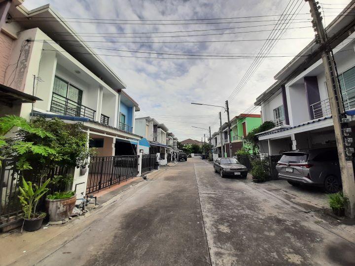 ทาวน์โฮม 2 ชั้น รีโนเวทใหม่ทั้งหลัง ม.พฤกษาทาวน์ เน็กซ์ ลอฟท์ ซ. 8 พุทธมณฑลสาย 4 เนื้อที่ 18.1 ตรว. 3 นอน 2 น้ำ 2 จอด  เหลือ 1.65 ล้าน โทร.085 0732541 17