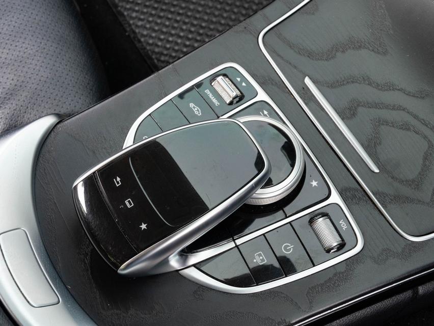 รหัสรถ 12AT8677 MERCEDES BENZ C350e 2.0 Avant-garde โฉม W205 ปีจด 2018 8