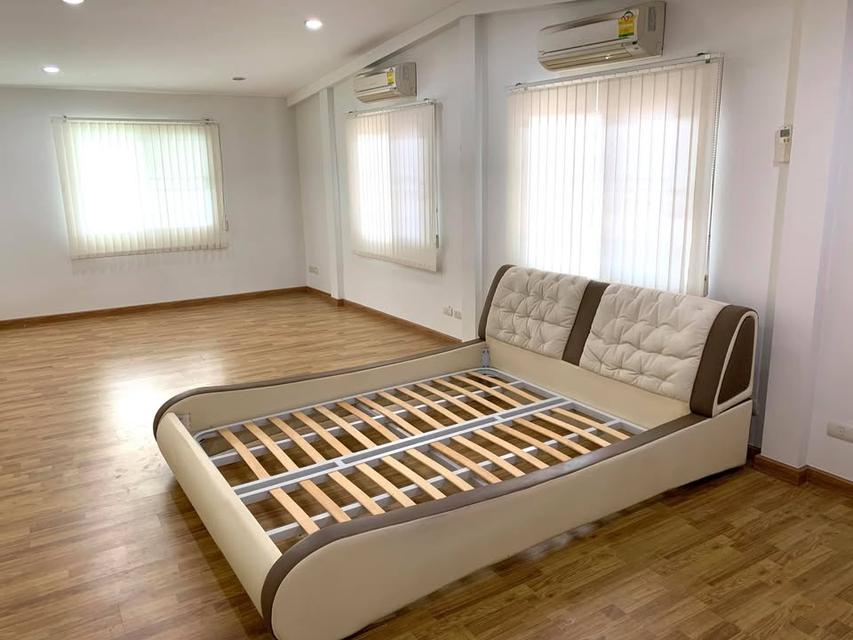 บ้านเดี่ยว ให้เช่า เสนานิคม 1 6ห้องนอน จอดรถในบ้านได้ 4-5 คัน 7