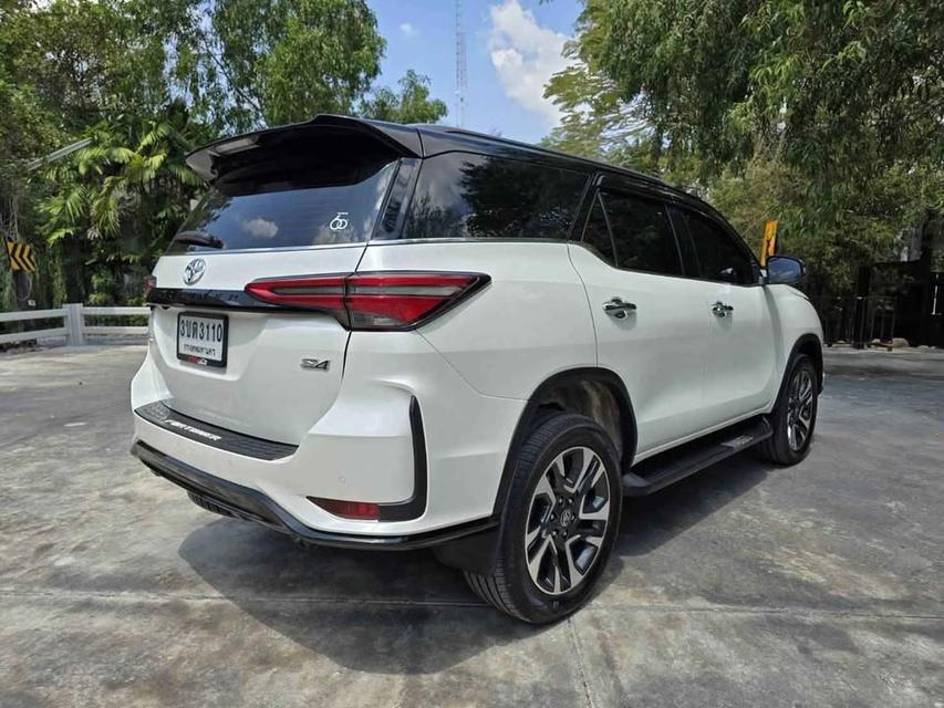FORTUNER LEGENDER 2.8 4WD 2022  ประวัติเข้าศูนย์ครบ 7