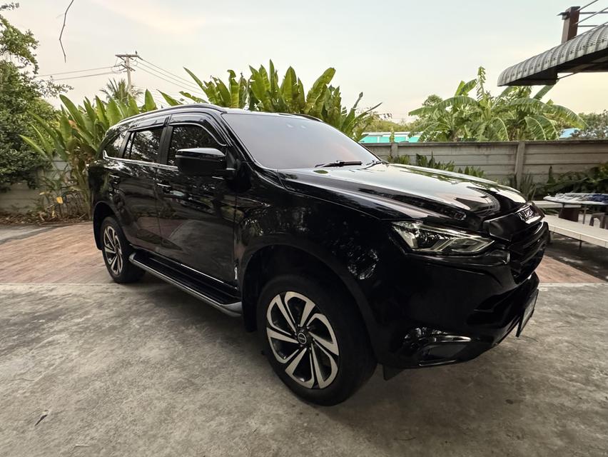 รถบ้านมือเดียว เข้าศูนย์ตลอดการใช้งาน ISUZU MU-X 1.9 ULTIMATE AT 2WD รุ่นท็อป ปี2022