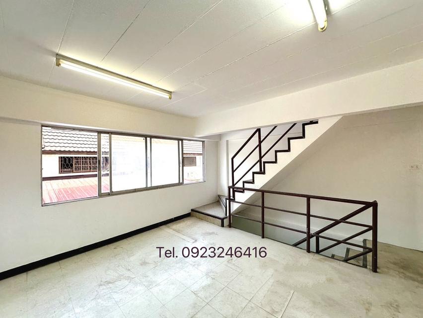 ขายด่วน!!! ตึกแถว 4 ชั้นครึ่ง ติดถนนบอนด์สตรีท เมืองทองธานี 5