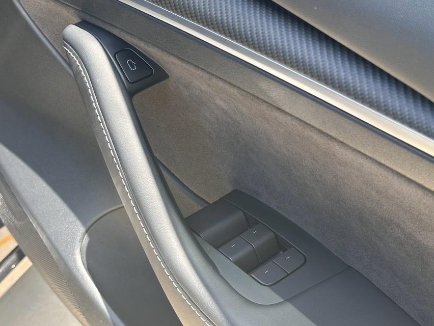 (แจ้งรหัสรถ NCT196) Tesla Model 3 Legacy Performance 2023 รูปที่ 11