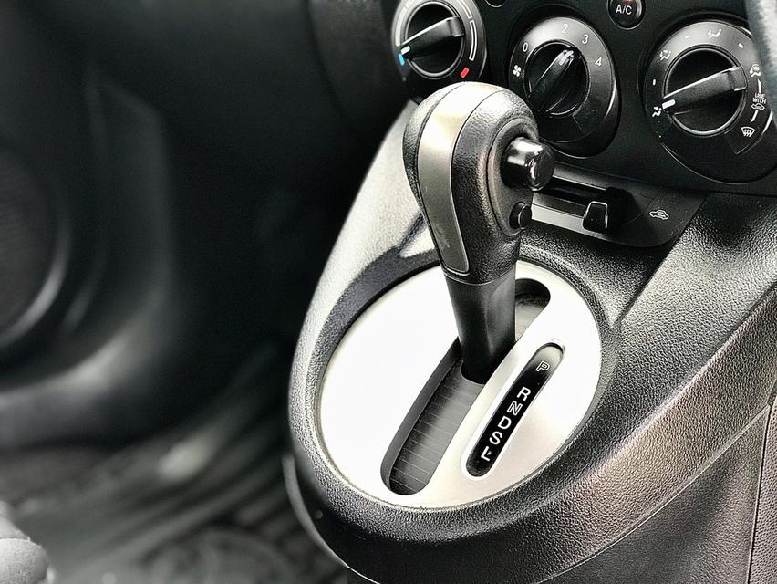 ขาย MAZDA 2 1.5 Groove Sports 5Dr ปี 2012 11