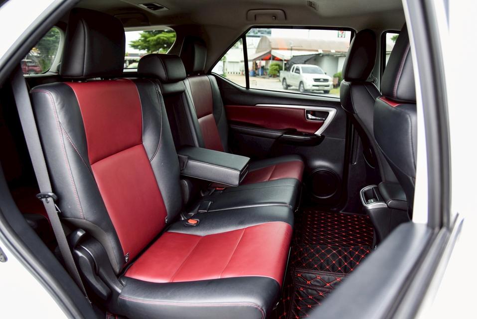 รหัสรถ CBL7117 TOYOTA FORTUNER 2.8 TRD Sportivo [2WD] AT 2019 10