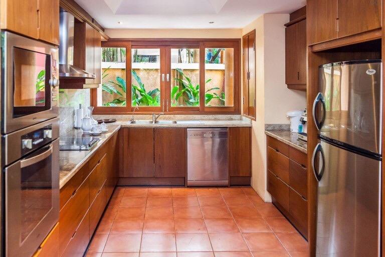 พูลวิลล่า หมู่บ้านดาราวดี 14