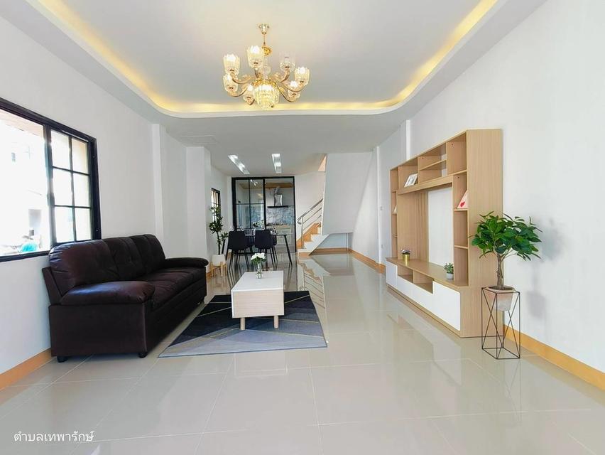 ทาวน์เฮาส์รีโนเวทใหม่ ทำเลเทพารักษ์ ใกล้ถนนใหญ่ 17