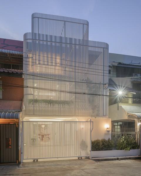 บ้านสวย ขายทาวน์โฮม 3 ชั้น หมู่บ้านคลองตันนิเวศน์ ปรีดีพนมยงค์ 42 ใกล้เอกมัย ทองหล่อ สุขุมวิท เข้าเมืองสะดวก 2