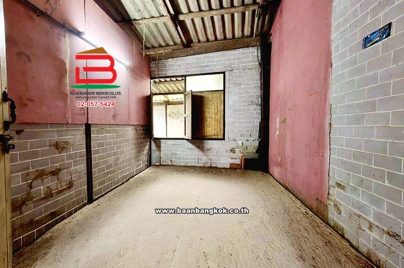 ที่ดินพร้อมสิ่งปลูกสร้าง เนื้อที่ 64.6 ตร.ว. ติดถนนเพชรเกษม ใกล้แยกปราณบุรี 6