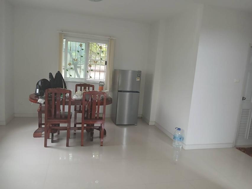 ให้เช่าบ้านเดี่ยว 2 ชั้น : 56 ตรว.  3 ห้องนอน 3 ห้องน้ำ ถนนบ้านกล้วย-ไทรน้อย บางบัวทอง นนทบุรี ตรงข้ามสนามเด็กเล่น ฟิตเนต สวนสาธารณะหมู่บ้าน 4