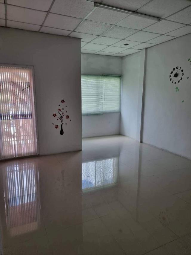 ขายอาคารพาณิชย์ 2 ชั้น บ่อวิน ชลบุรี ทำเลค้าขาย ติดถนนหลัก เดินทางสะดวก ใกล้ตลาดและนิคมฯ 8