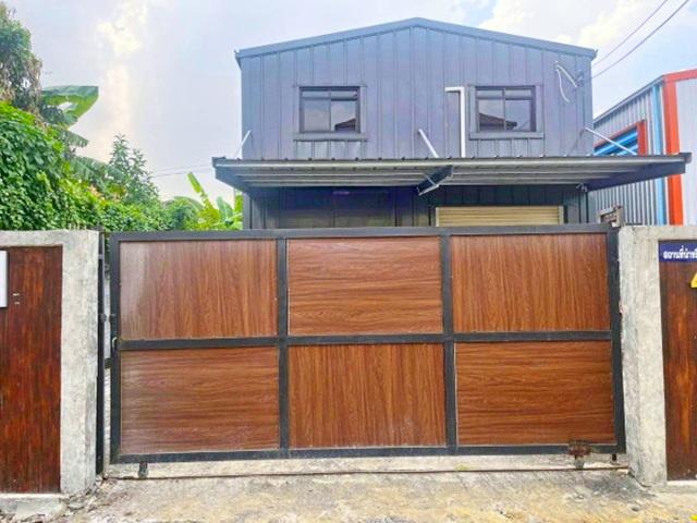 ใกล้รร.สตรีวิทยา 2 700 ม. 65 ตร.ว. 270 ตร.ม.. โชคชัย 4 ซอย 60-74 MRTโชคชัย 4 2.5 กม.ให้เช่าโกดังพร้อมออฟฟิศ 1 นอน 2 น้ำ 2