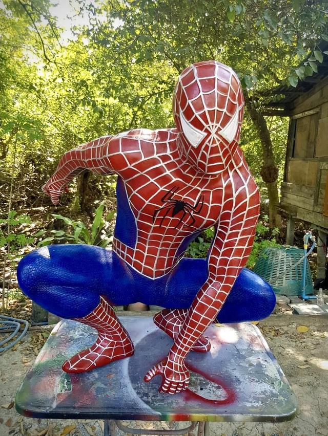 หุ่นสไปเดอร์แมนไฟเบอร์กลาส หุ่นฮีโร่สไปเดอร์แมน ท่านั่ง มือหนึ่ง ขนาดใหญ่ 3