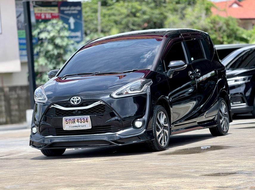 Toyoya Sienta 1.5V ปี20 3