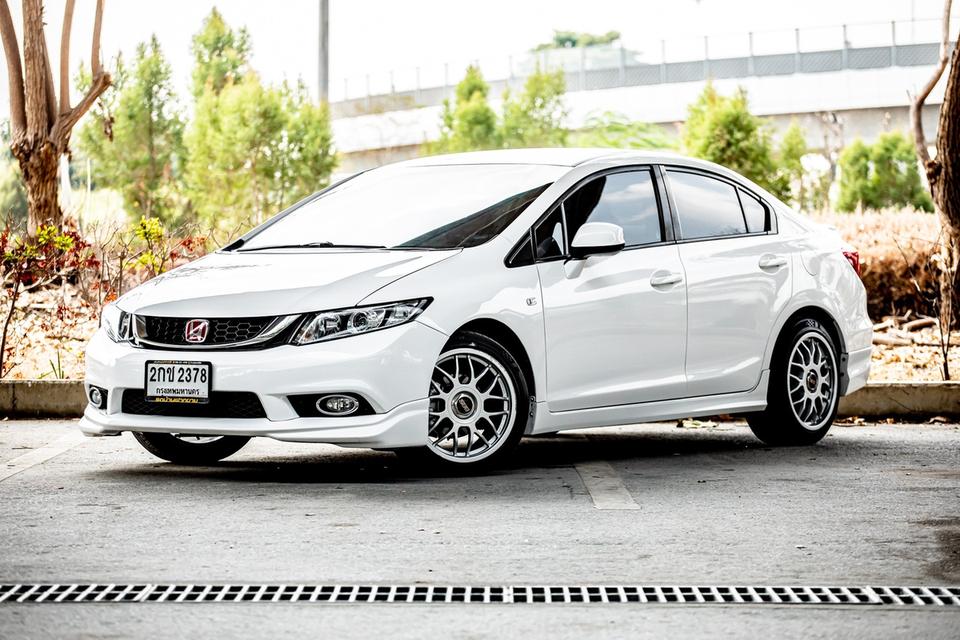 Honda Civic Fb 1.8S สีขาว ปี 2013 แท้ เกียร์ออโต้  2