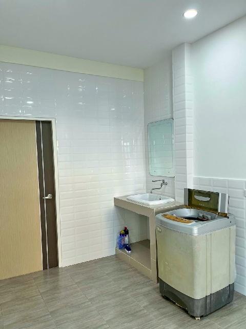 บ้านเดี่ยว 2 ชั้น เพิ่งรีโนเวทใหม่ 58 ตร.วา.232 ตร.ม.เหมาะกับทำโฮมออฟฟิศ อยู่อาศัย รร.นานาชาติบริติชโคลัมเบีย 3.5 กม. 4  6