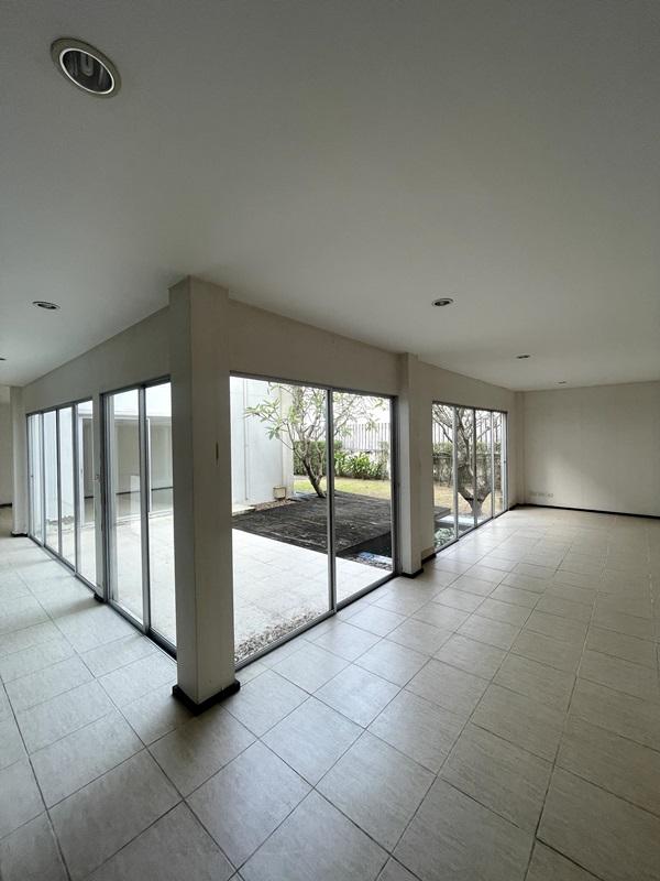 ขายบ้าน 2 ชั้น หมู่บ้าน Noble Tara Ngamwongwan เมืองนนทบุรี หน้าโครงการติดสถานีรถไฟฟ้า Tel 089-8578865 9