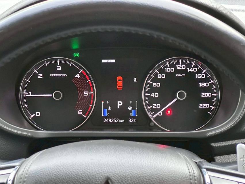 Mitsubishi Pajero Sport 2.4GT Premium Auto 4x4 สีเทา ปี 2015 14