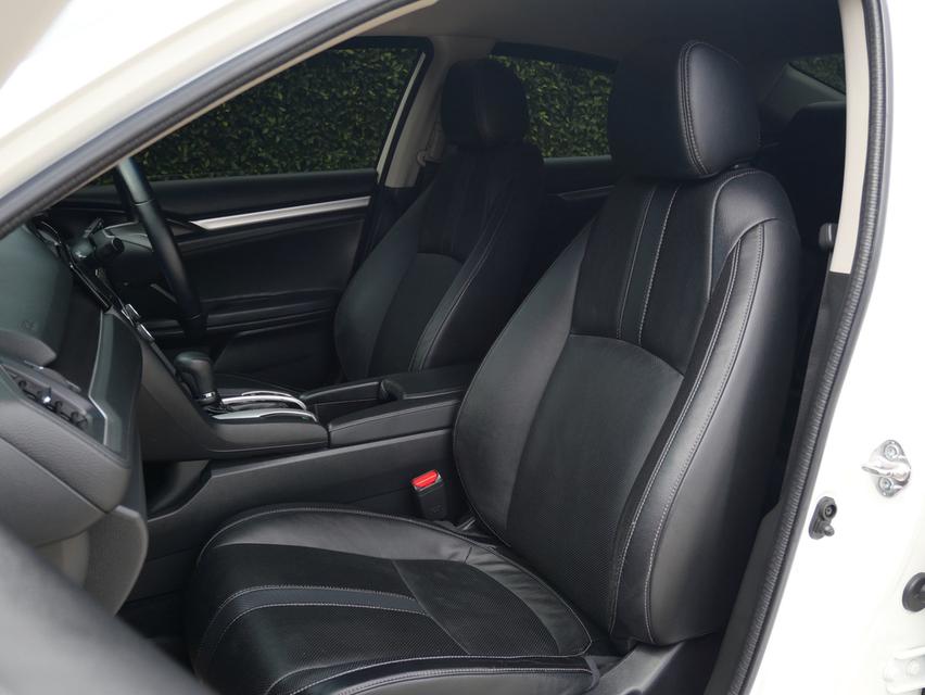 CIVIC FC 1.8 EL ปี2016 บุ๊คเซอร์วิสครบ กุญแจครบสองดอก 10