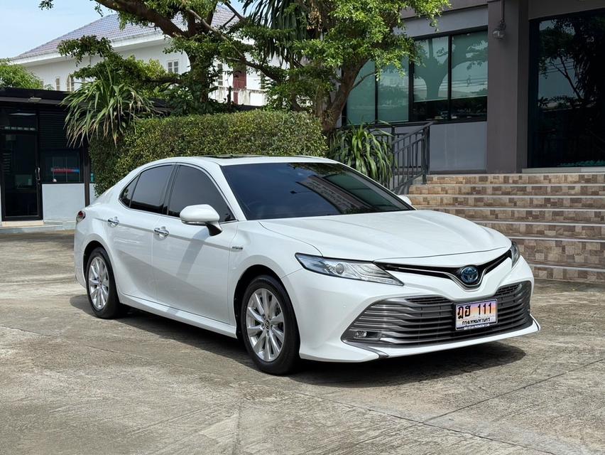 2021 CAMRY HV PREMIUM รุ่น TOP สุด รถมือเดียวออกป้ายแดง รถวิ่งน้อย เข้าศูนย์ตรงระยะ รถไม่มีอุบัติเหตุครับ