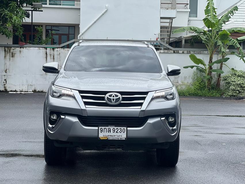 ขาย Toyota Fortuner 2.4V ปี20 2