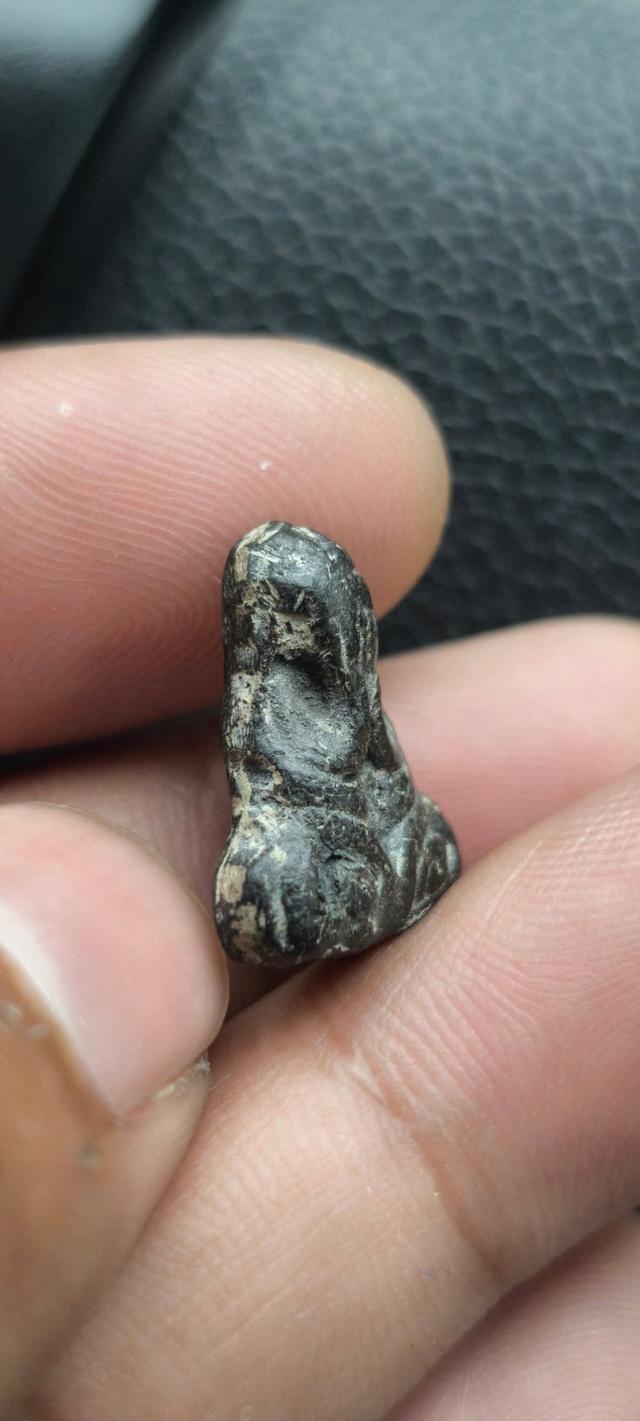 พระปิดตา นะหัวเข่า หลวงปู่เอี่ยม วัดหนัง