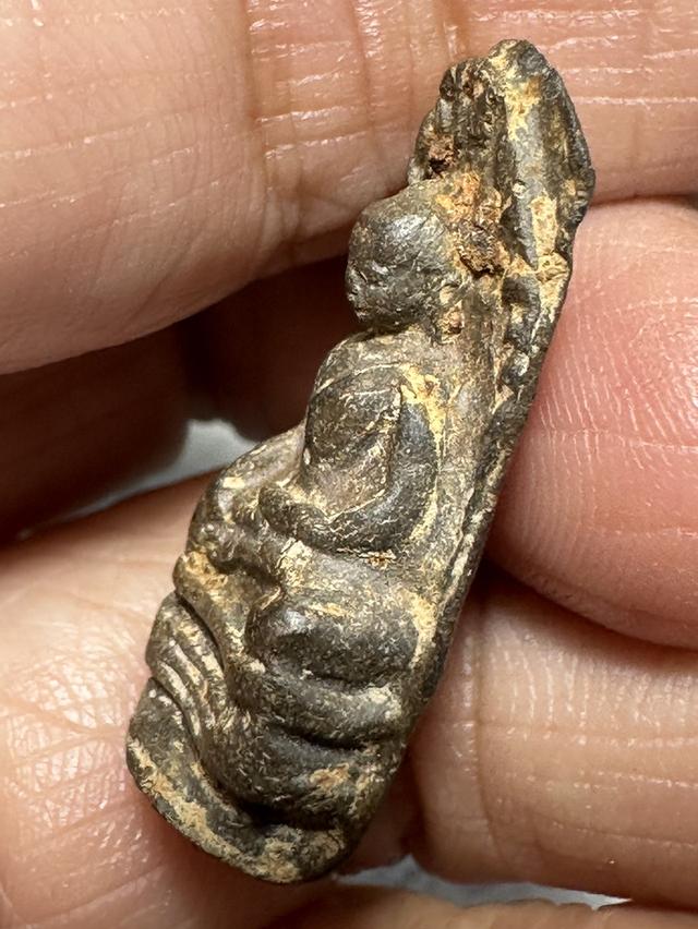 พระรอดลำพูน พิมพ์ใหญ่ เนื้อเขียวหินครก รูปที่ 7