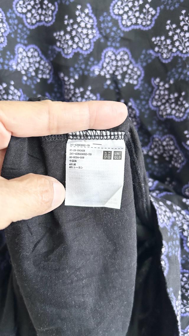 ยุนิM เสื้อยืดหญิงแขนล้ำสีดำลายดอกไม้ รูปที่ 6