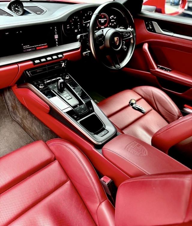 Porsche 911 Carrera S 3.0 (992)