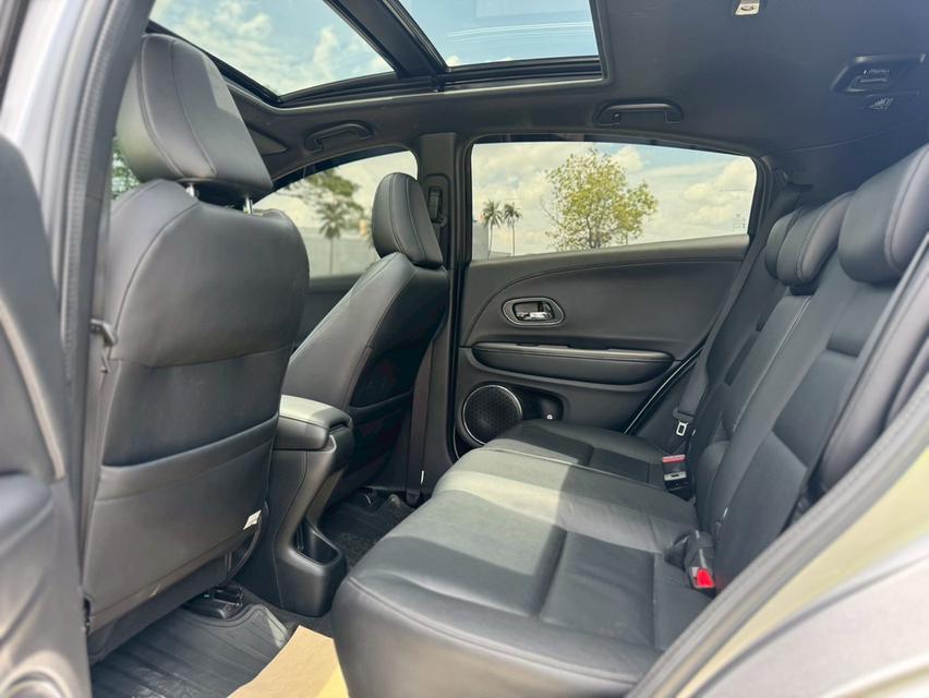 HONDA HRV 1.8  RS TOP SUNROOF (mnc)ปี 20 สีเทา  ออโต้  สวยหรูสปอร์ตน่าขับมากๆ 13