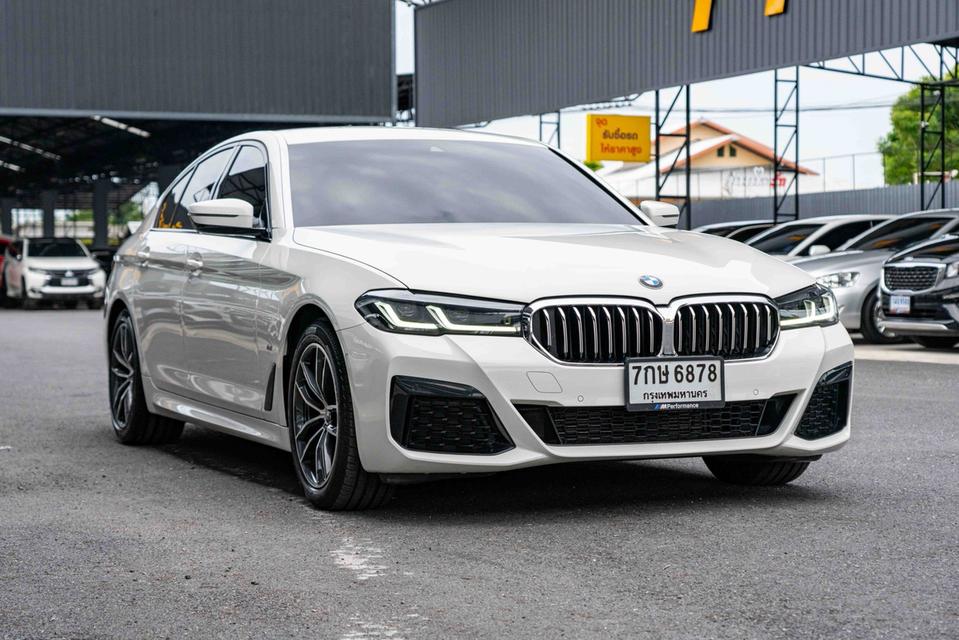 รหัสรถ NP6878 รุ่นรถ : BMW 520d M SPORT LCIปีรถ : 2022 รูปย่อยที่ 2