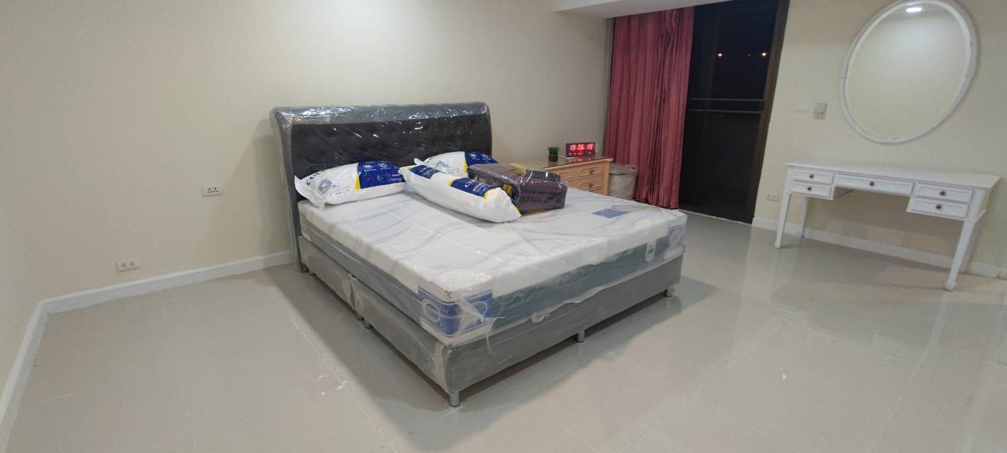 Luxury Condo for rent fully Furnished new 3