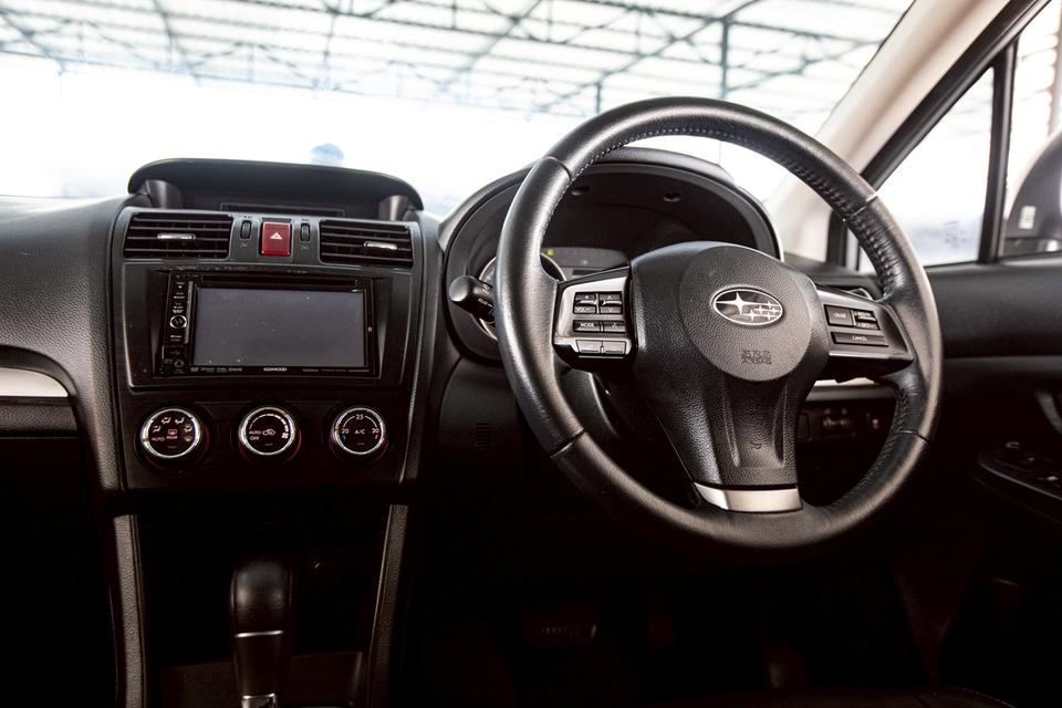 Subaru Xv 2.0 AWD สีเทา ปี 2015 แร๊ปกันรอยสีเทาด้านไว้ทั้งคัน 15