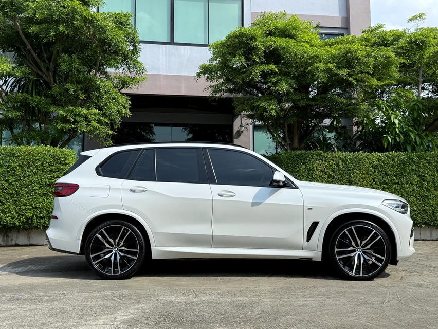 2020 BMW X5 30D MSPORT รถมือเดียวออกป้ายแดง รถวิ่งน้อย เข้าศูนย์ตามระยะ รถไม่เคยมีอุบัติเหตุครับ