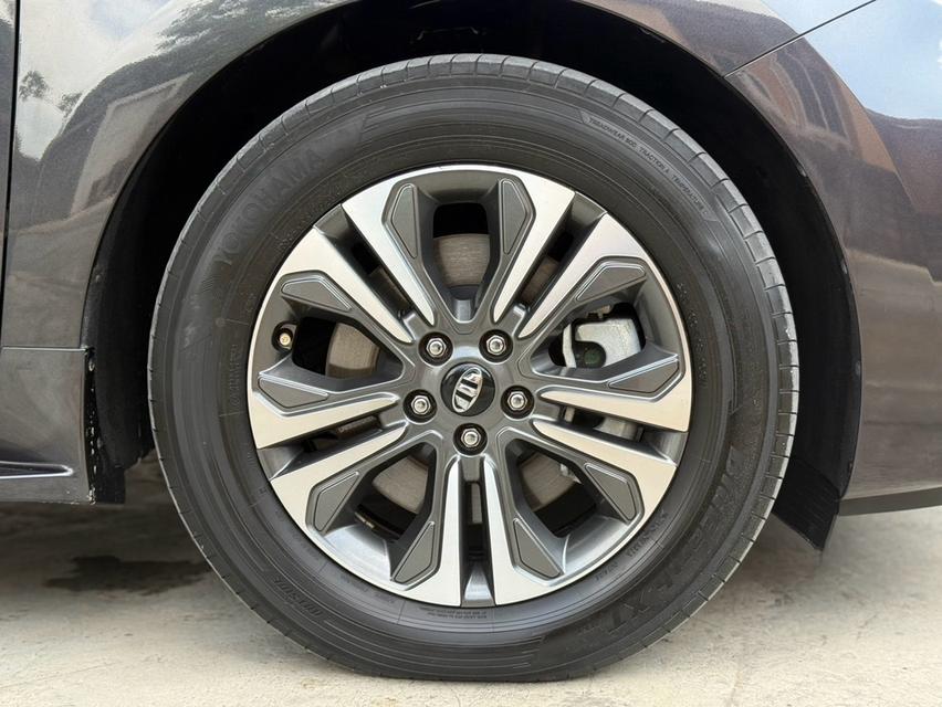 KIA GRAND CARNIVAL, 2.2 SXL ปี 2018 โฉม ปี14-21 สีเทา รุ่นท็อปสุด รูปที่ 17