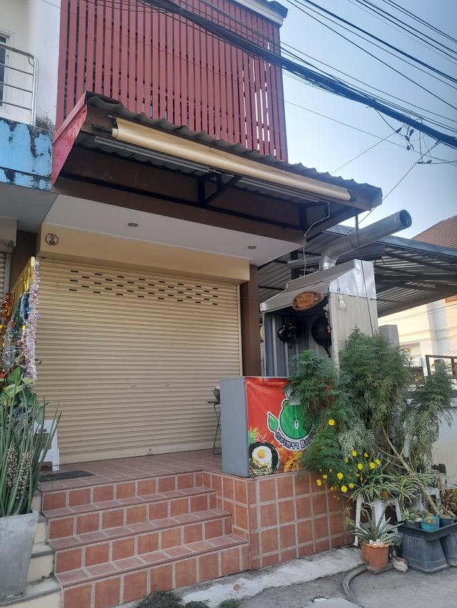 ตึกแถว 2 ชั้น 1 ห้องนอน 2 ห้องน้ำ 3