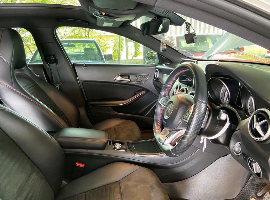 Mercedes-Benz CLA250 Shooting Brake 16