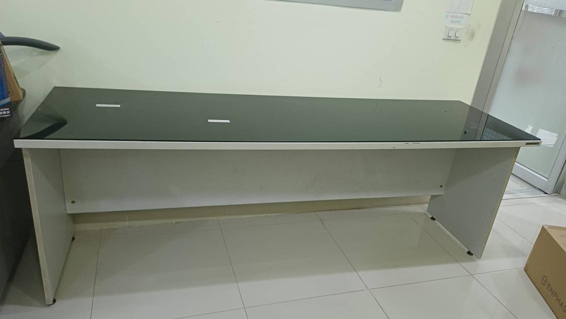 โต๊ะสำหรับใช้นั่งทำงาน 2