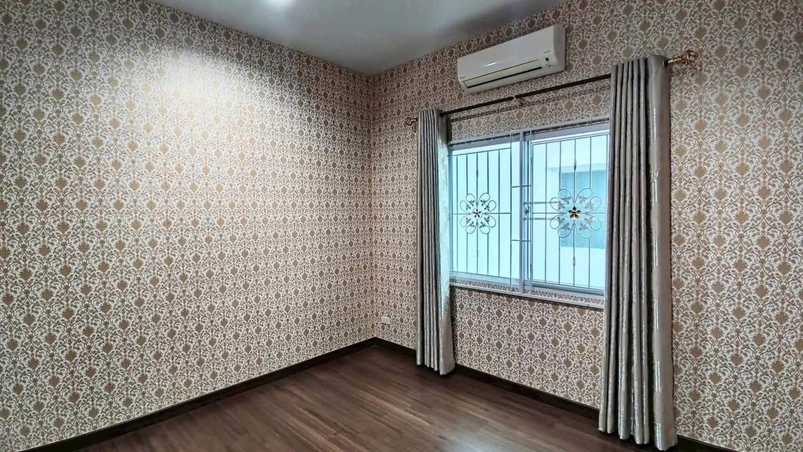 🏡⭐ ให้เช่าด่วน! ทาวน์โฮม 2 ชั้น (หลังมุม หน้ากว้าง 9 ม. ทิศใต้ ฮวงจุ้ยดี) เฟอร์/เครื่องใช้ไฟฟ้าใหม่เกือบทั้งหมด! 💥 5